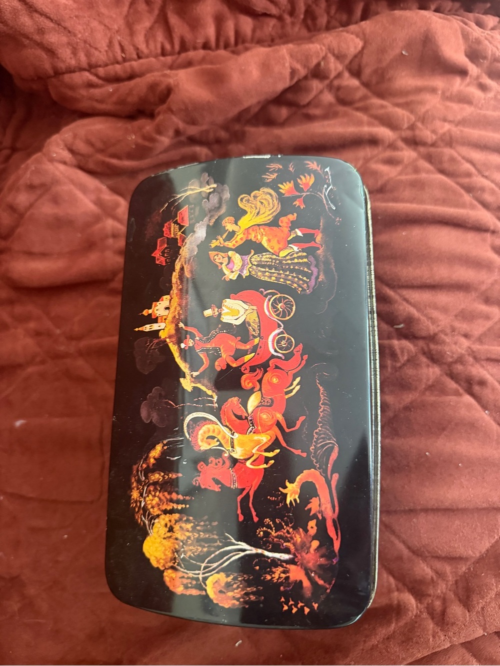 Vintage  Russian Style Lacquer Trinket Box in Black and Red - Picture 3 of 9